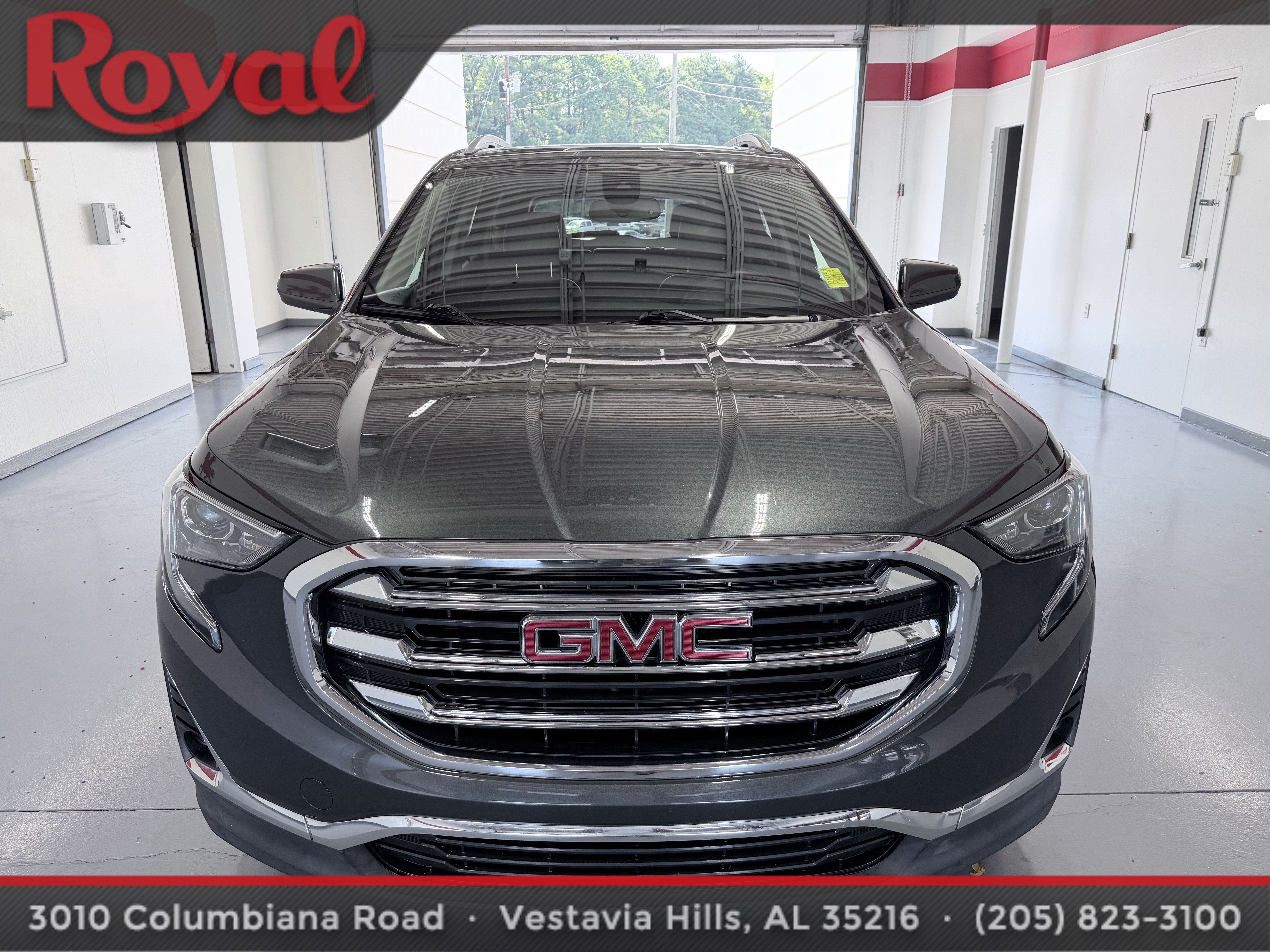 Used 2021 GMC Terrain SLT w/ Infotainment Package II FWD image 2