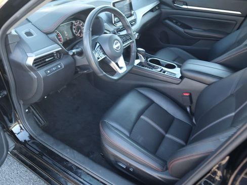 Used 2025 Nissan Altima 2.5 SR image 13