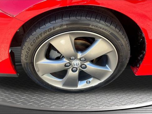 Used 2015 Toyota Prius Persona Series FWD image 32