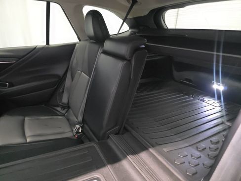 Used 2023 Subaru Outback Limited AWD/4WD image 9