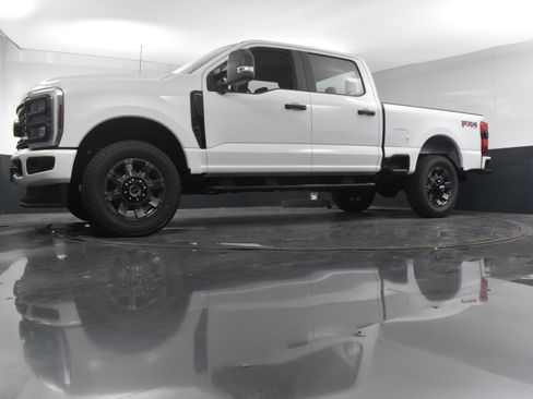 Used 2024 Ford F250 XL w/ STX Appearance Package image 13