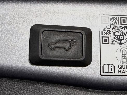 Used 2022 Toyota RAV4 XSE AWD/4WD image 29