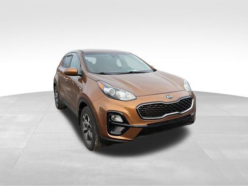 Used 2020 Kia Sportage LX image 3