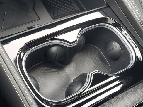 New 2026 Chrysler Pacifica Limited w/ Trailer Tow Group image 31