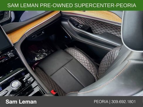 Used 2023 Jeep Grand Cherokee Summit image 25