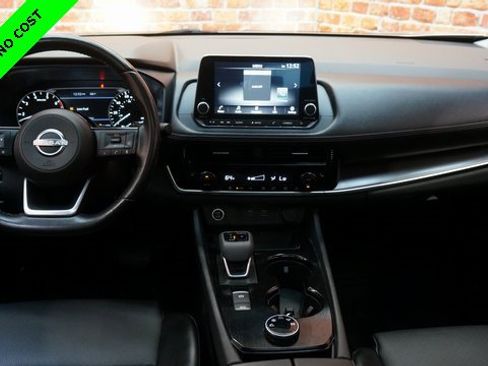 Used 2022 Nissan Rogue SV w/ SV Premium Package image 11