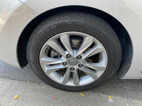 Used 2014 Hyundai Elantra GT FWD image 17