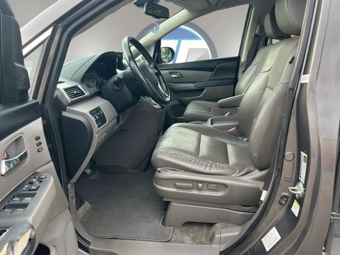 Used 2015 Honda Odyssey Touring Elite image 2