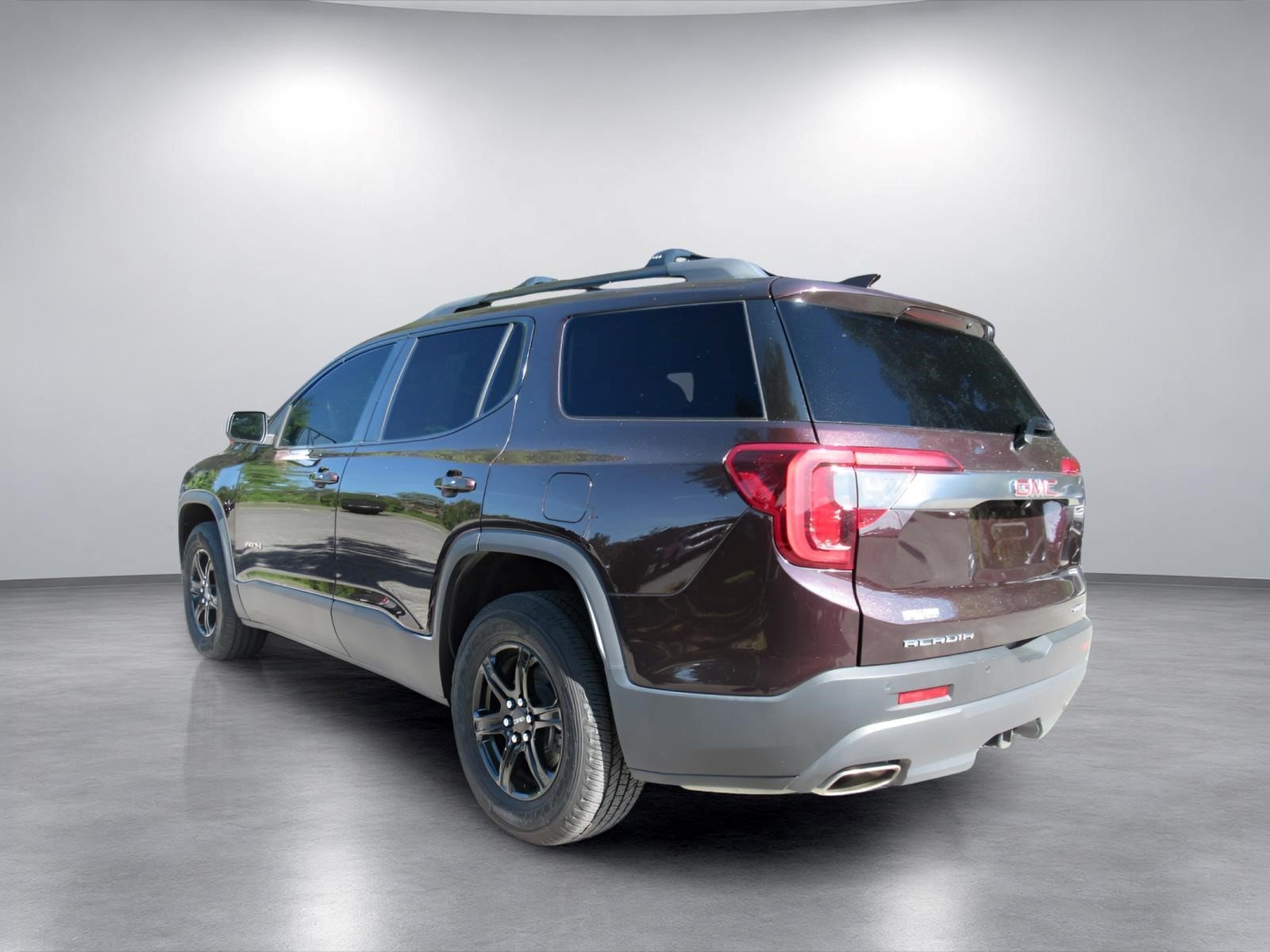 Used 2021 GMC Acadia AT4 w/ Trailering Package AWD/4WD image 5