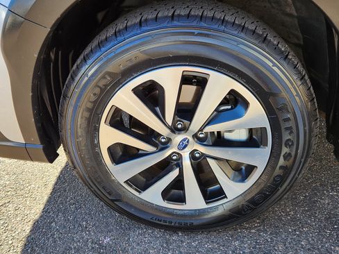 Used 2023 Subaru Outback Premium image 17