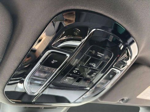 New 2025 Maserati Grecale GT image 24