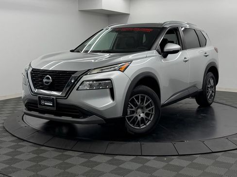 Used 2022 Nissan Rogue SV w/ SV Premium Package AWD/4WD image 3