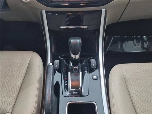 Used 2017 Honda Accord EX-L image 12