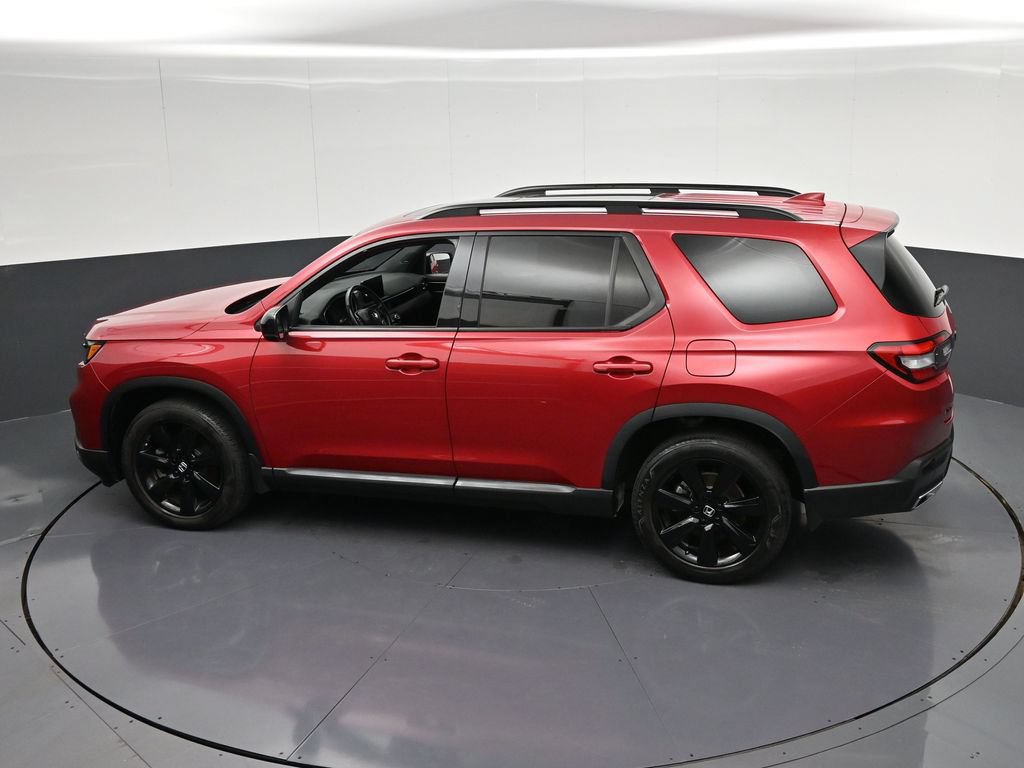 Used 2025 Honda Pilot Black Edition image 27