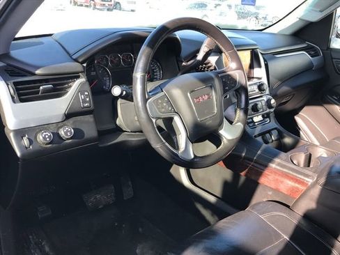 Used 2015 GMC Yukon SLT image 3