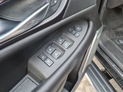 Used 2020 Cadillac Escalade Premium Luxury RWD image 21