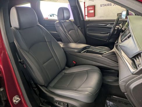Used 2024 Buick Enclave Premium FWD image 28