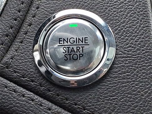 Used 2018 Lincoln Continental Select w/ Continental Climate Package image 24