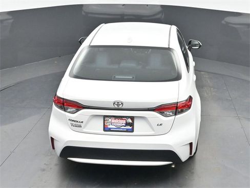 Used 2022 Toyota Corolla LE image 32