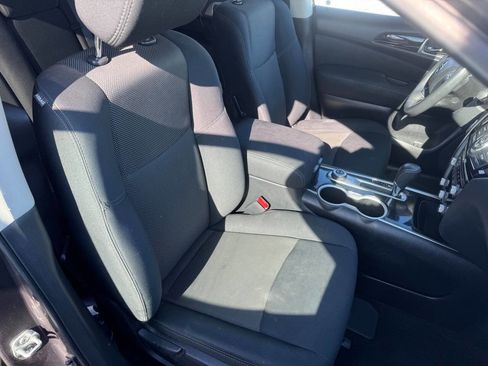 Used 2017 Nissan Pathfinder SV w/ Trailer Tow Package image 13