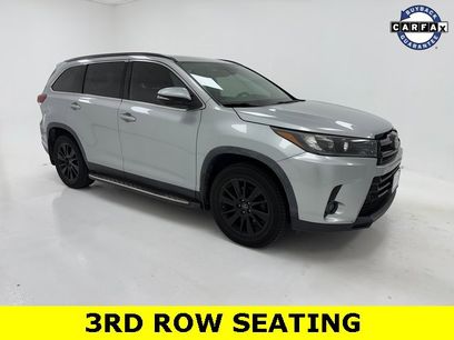 Used 2019 Toyota Highlander SE