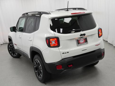 Certified 2023 Jeep Renegade Trailhawk AWD/4WD image 12