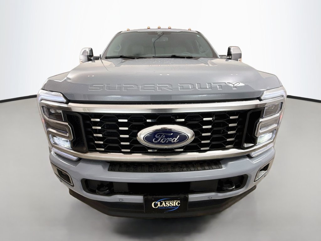Used 2025 Ford F450 Platinum w/ Platinum Plus Package AWD/4WD image 2