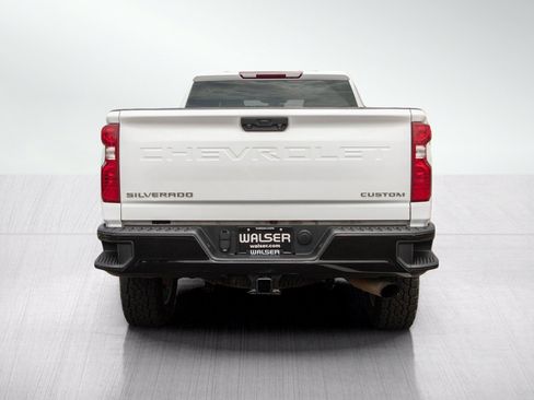 Used 2022 Chevrolet Silverado 2500 Custom w/ Custom Value Package AWD/4WD image 4