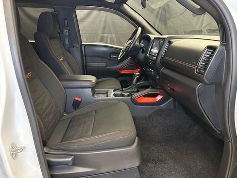 Used 2023 Nissan Frontier PRO-4X w/ Technology Package AWD/4WD image 15