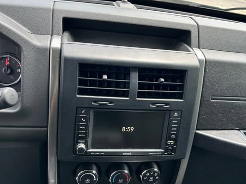 Used 2011 Jeep Liberty Sport RWD image 13