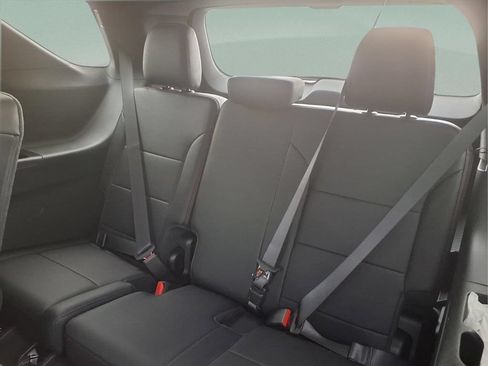 Certified 2026 Chevrolet Traverse RS w/ LPO, Floor Liner Package AWD/4WD image 17