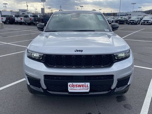 New 2025 Jeep Grand Cherokee L Limited w/ Black Appearance Package image 10