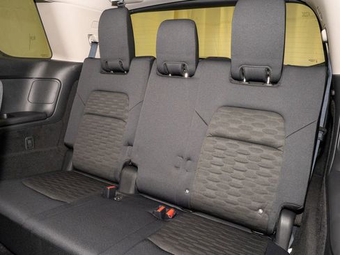 New 2025 Nissan Pathfinder SV image 12