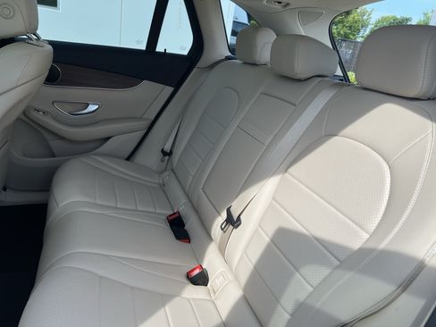 Used 2021 Mercedes-Benz GLC 300 4MATIC image 32