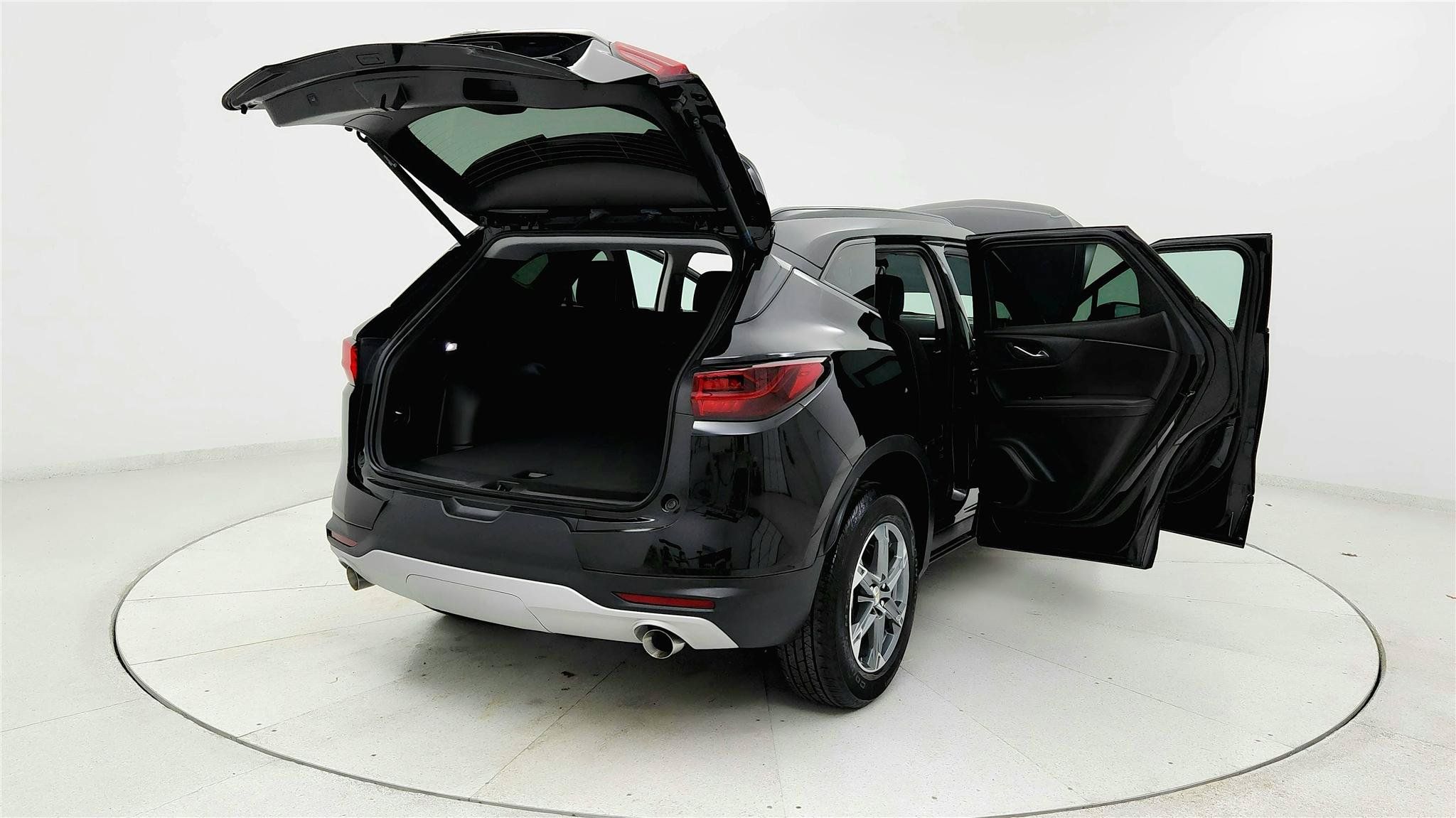 Used 2024 Chevrolet Blazer LT w/ Convenience Package FWD image 11