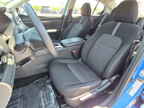 Used 2025 Nissan Sentra SV FWD image 10