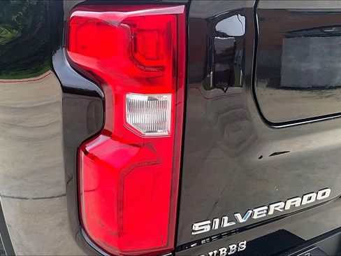 Used 2024 Chevrolet Silverado 2500 High Country w/ High Country Premium Package AWD/4WD image 40