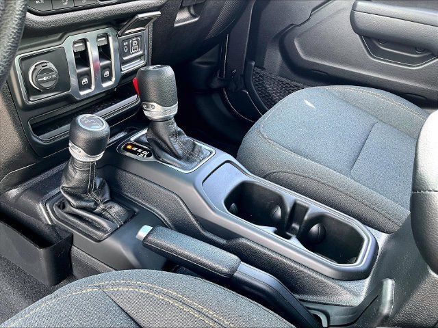 Used 2025 Jeep Wrangler Sport AWD/4WD image 20