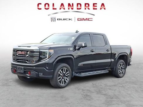 Used 2022 GMC Sierra 1500 AT4 w/ AT4 Preferred Package AWD/4WD image 3