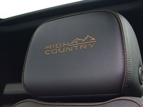 Used 2022 Chevrolet Tahoe High Country w/ Premium Package 2 AWD/4WD image 29