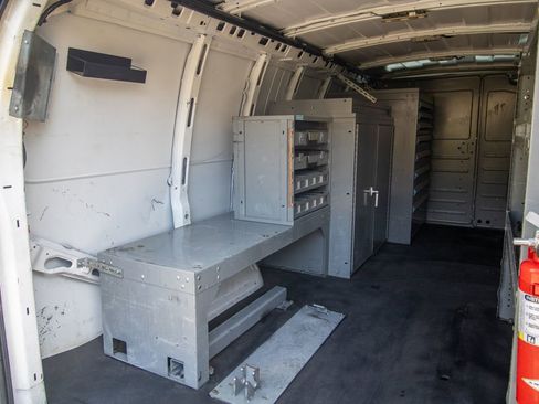 Used 2016 Chevrolet Express 3500 Extended image 32