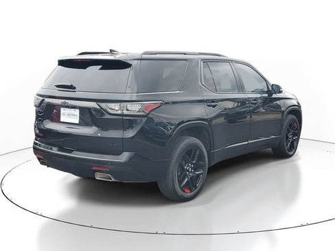 Certified 2021 Chevrolet Traverse Premier w/ Redline Edition AWD/4WD image 4