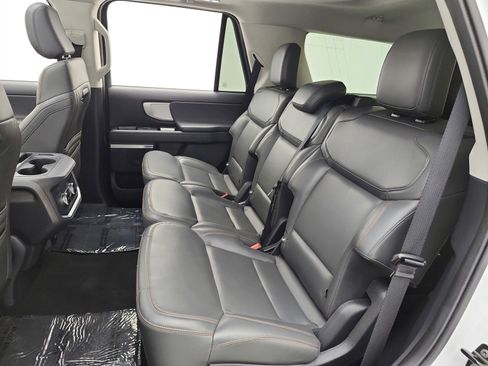Used 2025 Ford Expedition Active AWD/4WD image 13