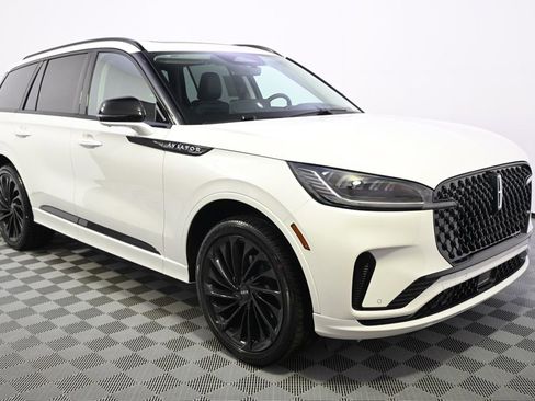 New 2026 Lincoln Aviator Reserve image 8