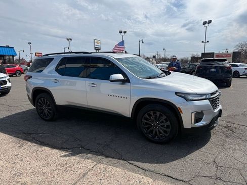 Used 2022 Chevrolet Traverse RS w/ LPO, Floor Liner Package AWD/4WD image 5