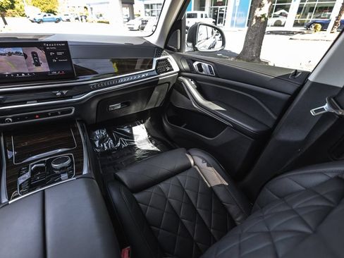 Used 2024 BMW X7 xDrive40i AWD/4WD image 23