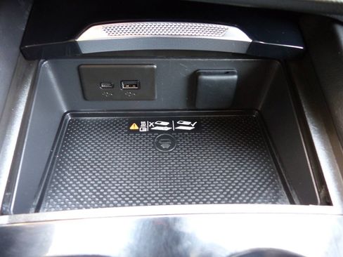Used 2025 Buick Envision Avenir AWD/4WD image 48