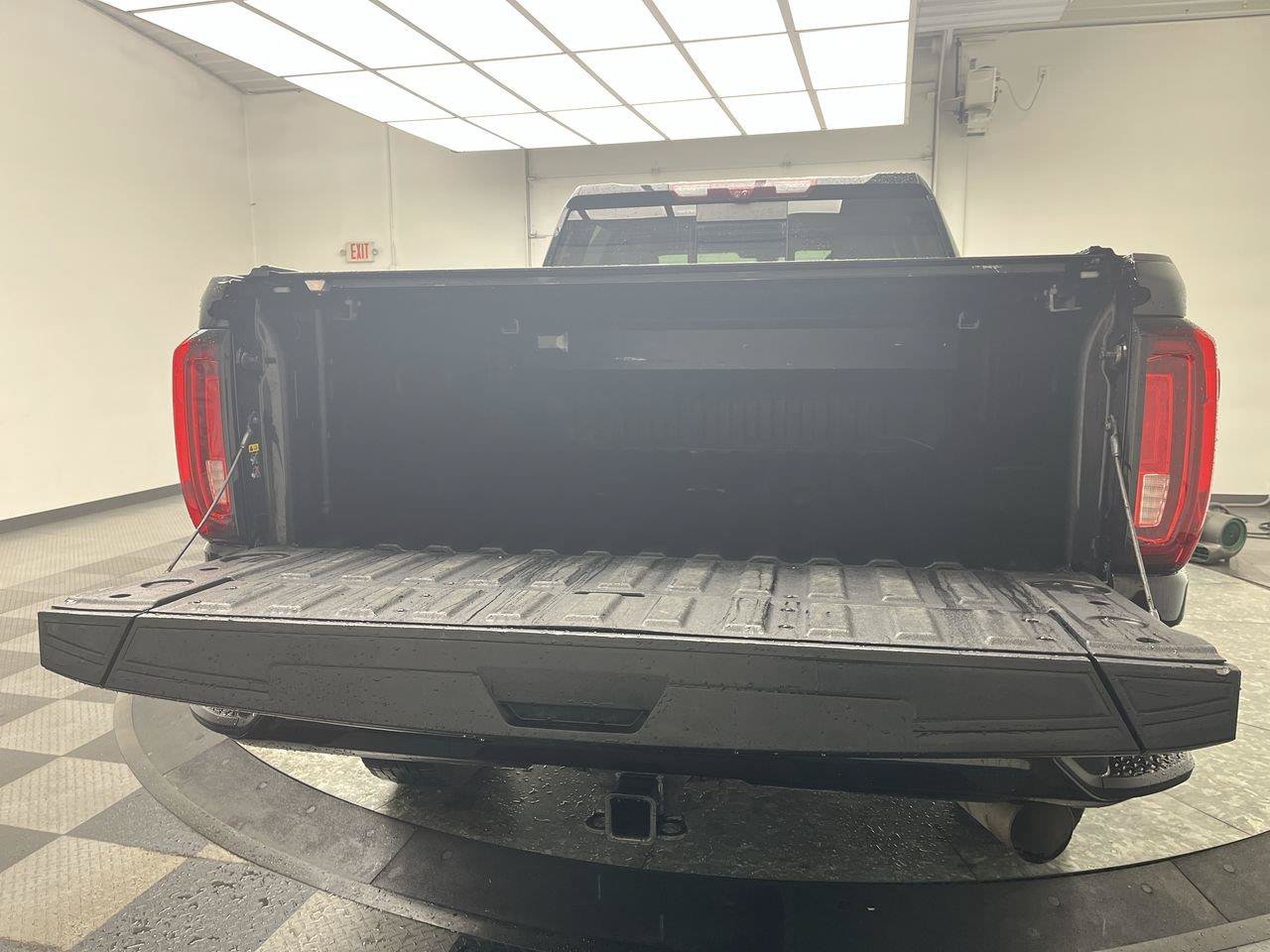 Certified 2021 GMC Sierra 2500 Denali w/ Denali Black Diamond Edition AWD/4WD image 36