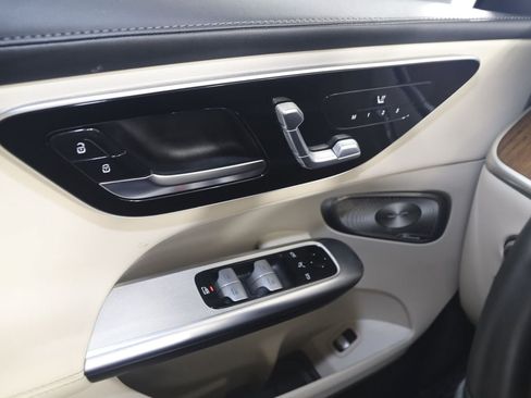 Used 2023 Mercedes-Benz GLC 300 4MATIC w/ Pinnacle Trim Package image 30