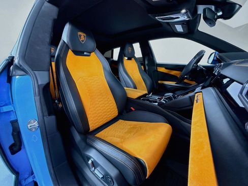 Used 2022 Lamborghini Urus AWD/4WD image 32